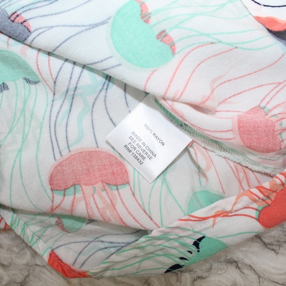 SOLD ModCloth Jelly Fish Front Button Top - Picture 8 of 8